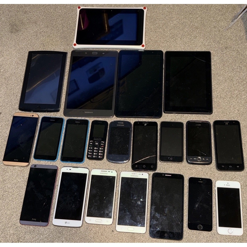 Lot Of 21 Cell Phones/Pads For Parts Only (Apple, Samsung, Motorola,LG) READ